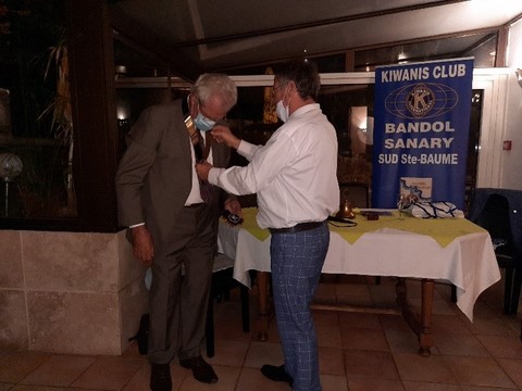 Remise du collier de president daniel Chaquin